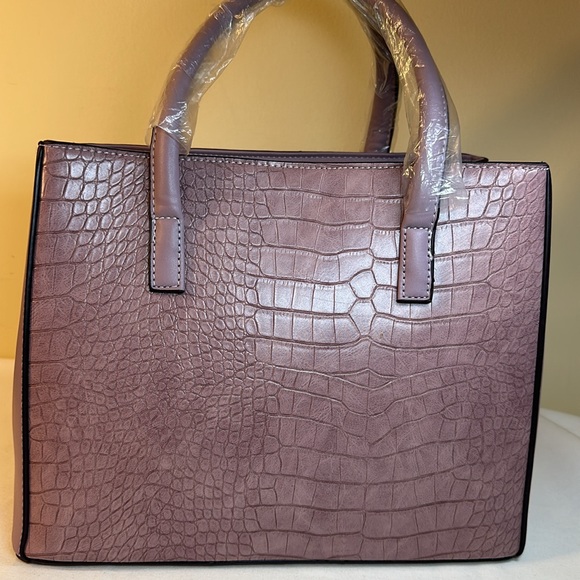 NWT Adrienne Vittadini Lilac Marina Collection Crocodile Tote w/Crossbody Strap - Picture 5 of 13